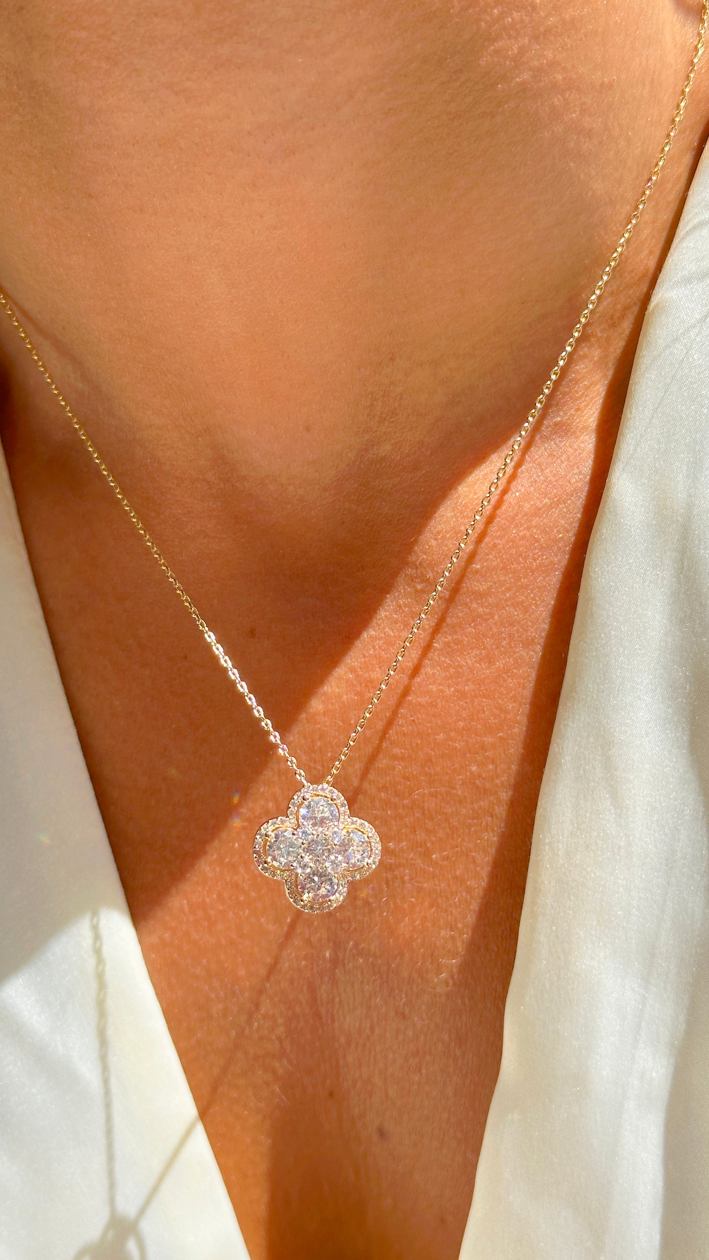 White Zircon Clover Necklace