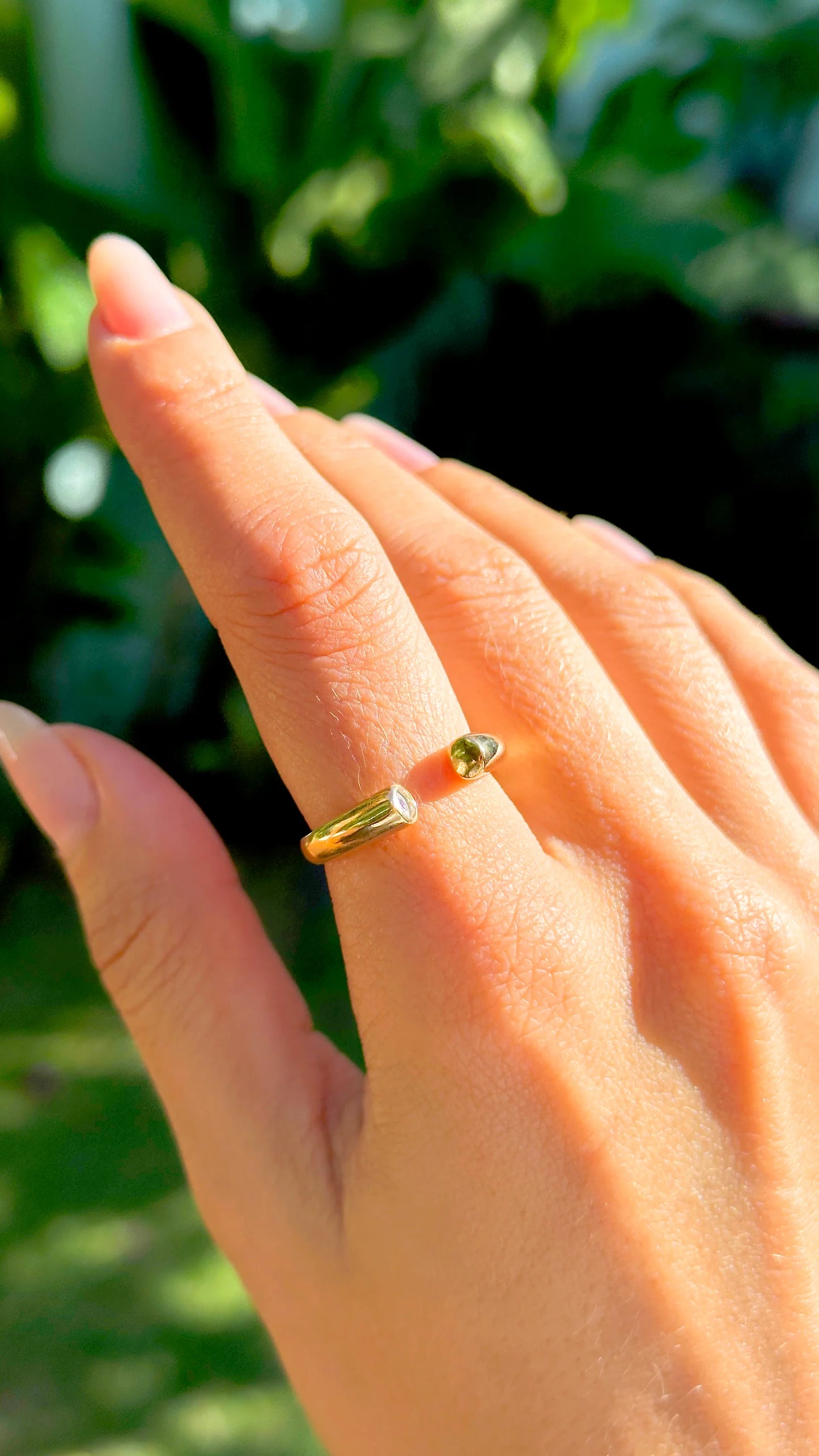 White Zircon Light Dot Ring