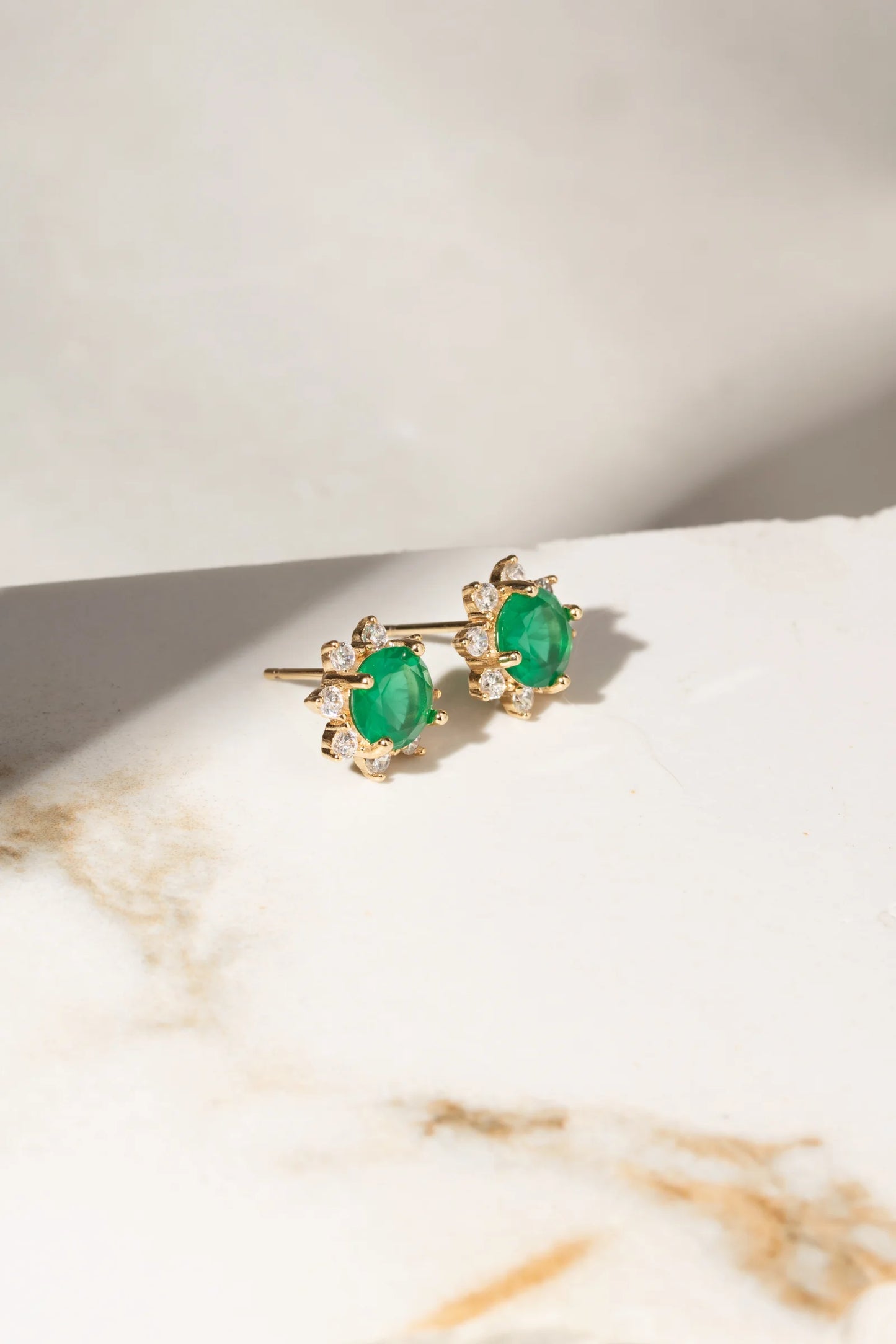 Set Emerald Crystal & White Zircon Necklace + Earrings Set