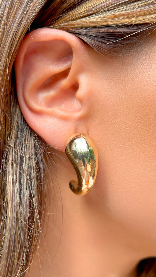 Plain Comma Earrings