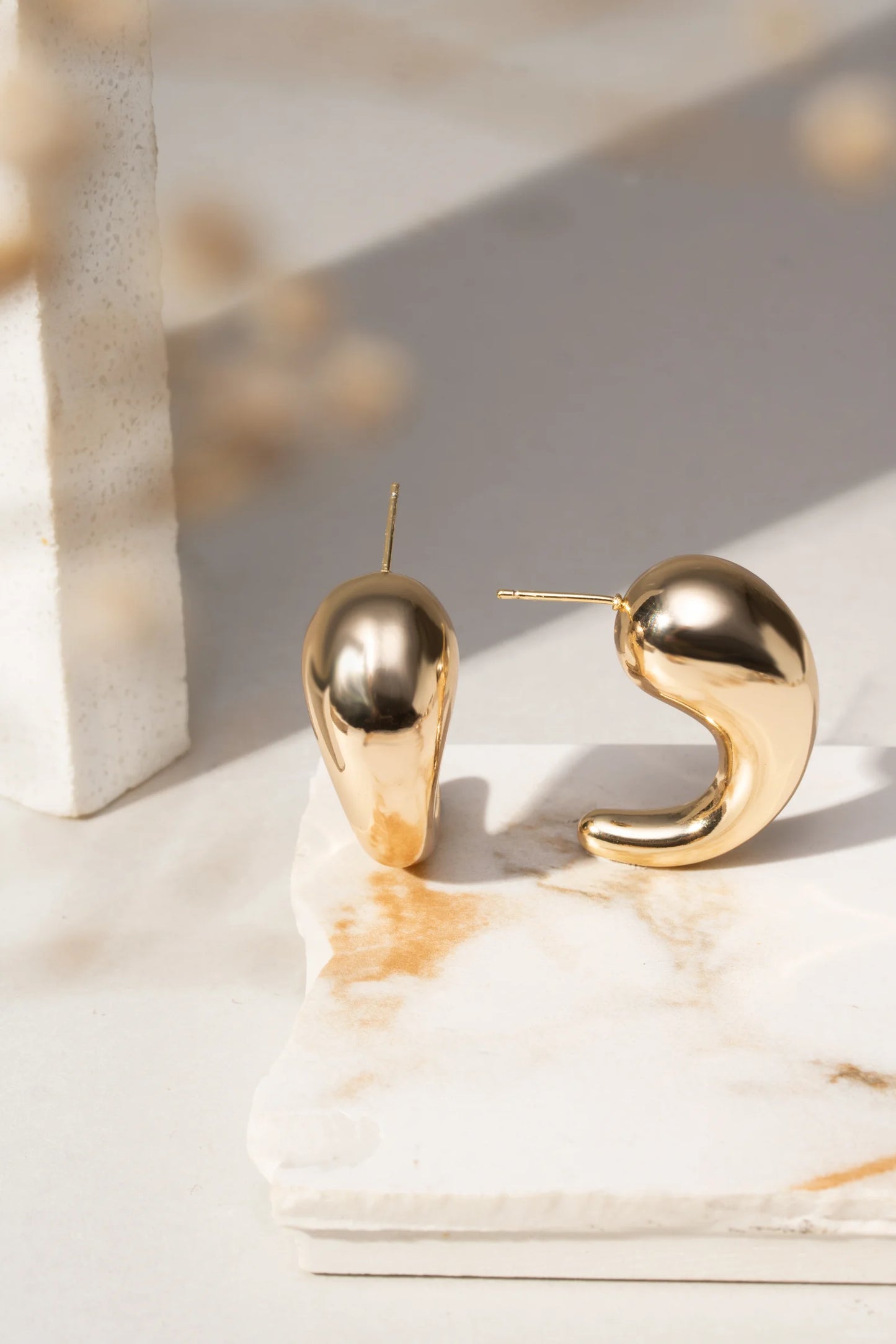 Plain Comma Earrings